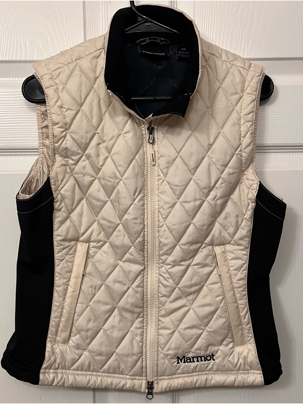 Marmot Womens Puffer Vest Size M Cream Ivory Insulated Quilted Full Zip Fleece